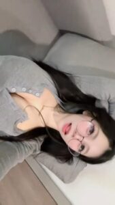 Bokep Indo Eksekusi Cewek Karaoke di Room